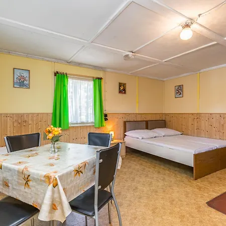 Chatovy Areal Atlas Camping *